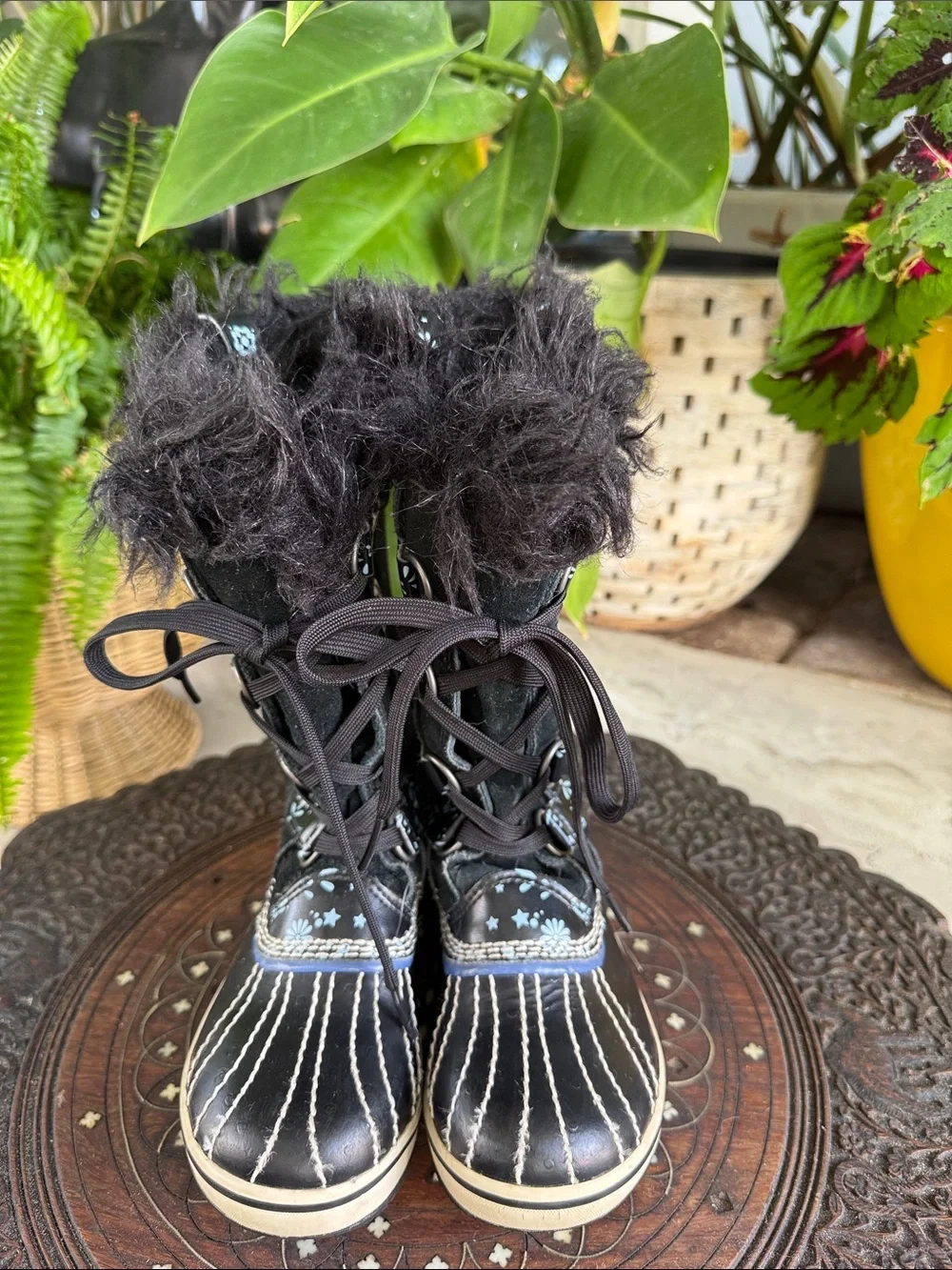 Sorel Tofino Black and Blue Floral Faux Fur Lace-Up Winter Boots
